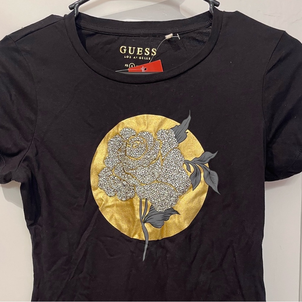 NWT Guess tee
